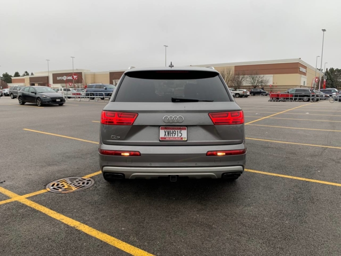 2017 Audi Q7  Premium